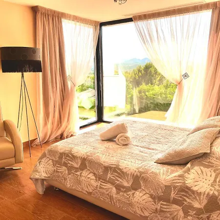 Pensión Grandes De Lujo En Casa Con Piscina En Javea Montgó
